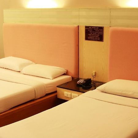 Pradipat Hotel Bangkok Dış mekan fotoğraf