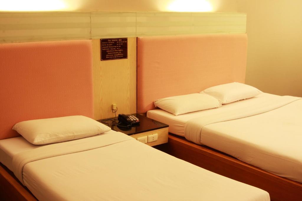 Pradipat Hotel Bangkok Oda fotoğraf